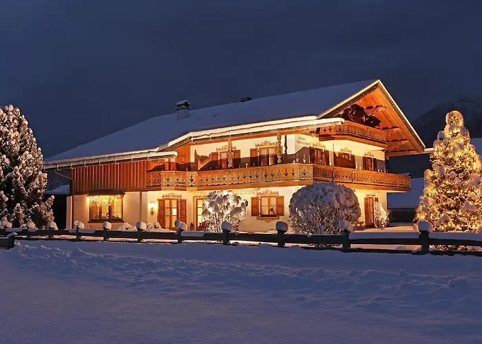 Gaestehaus Christophorus Alpengluehn Krün